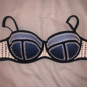 Triangl bikini top